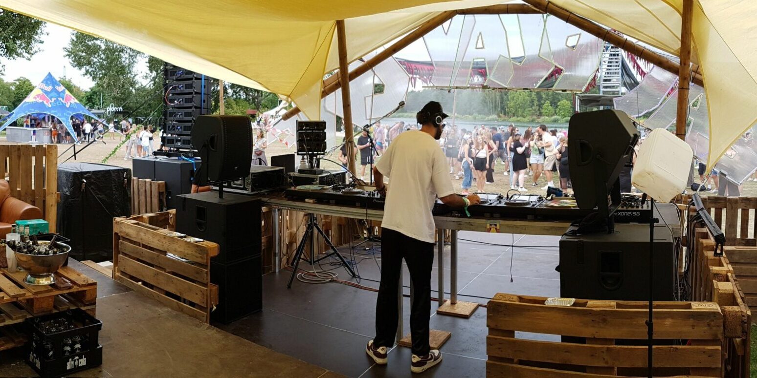 SE-AUDIOTECHNIK-L-Line-EAT-PLAY-LOVE-2024_4 SE AUDIOTECHNIK - Beschallung der Eat Play Love Seebühne - DJ Equipment